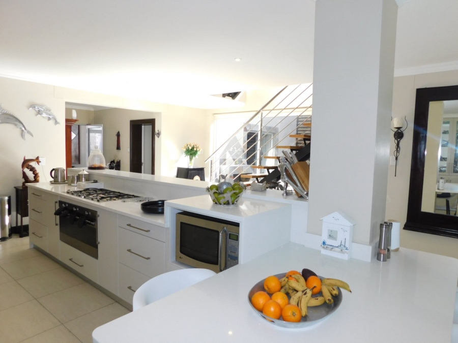 4 Bedroom Property for Sale in Harbour Island Western Cape